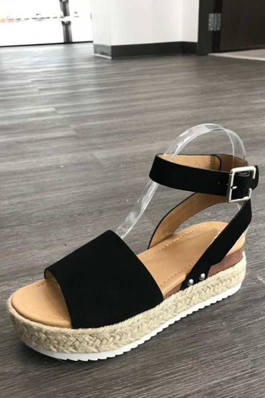 Chely’s Summer wedges